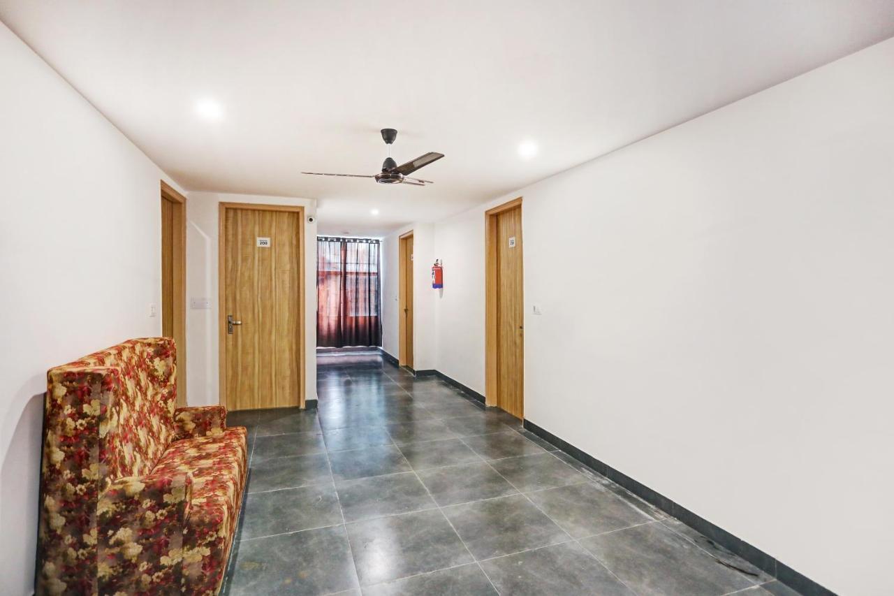 Oyo 81641 Collection O Hotel A1 Residency นิวเดลี ภายนอก รูปภาพ