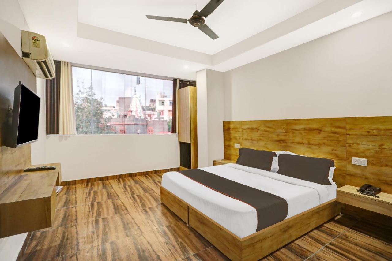 Oyo 81641 Collection O Hotel A1 Residency นิวเดลี ภายนอก รูปภาพ
