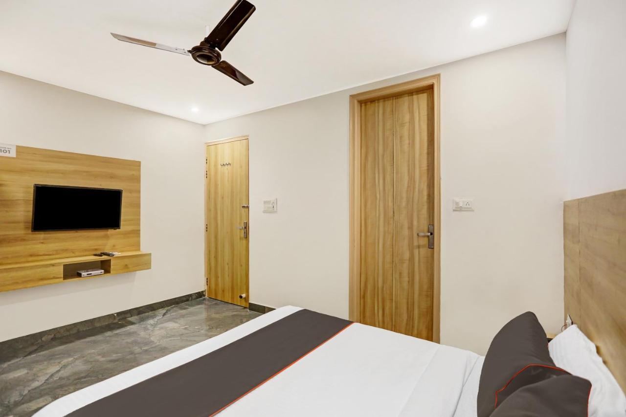 Oyo 81641 Collection O Hotel A1 Residency นิวเดลี ภายนอก รูปภาพ