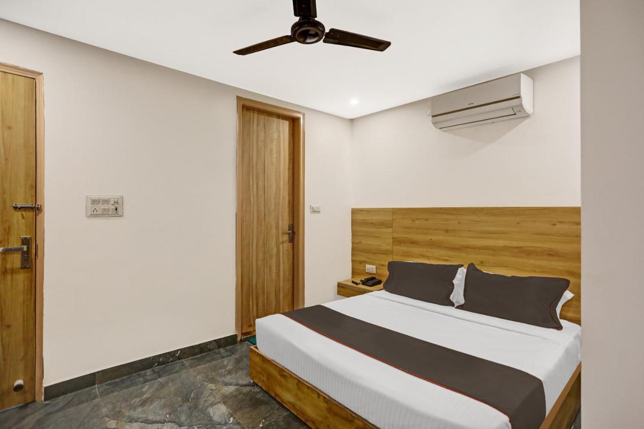Oyo 81641 Collection O Hotel A1 Residency นิวเดลี ภายนอก รูปภาพ