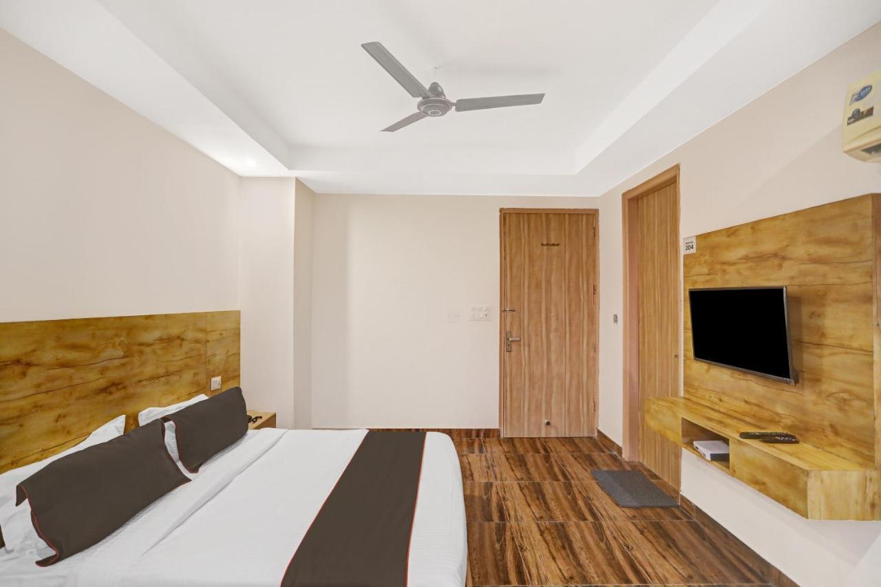 Oyo 81641 Collection O Hotel A1 Residency นิวเดลี ภายนอก รูปภาพ