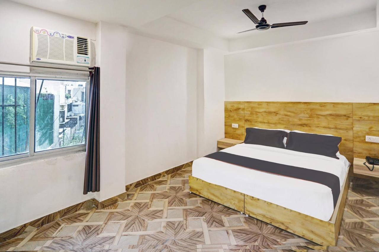 Oyo 81641 Collection O Hotel A1 Residency นิวเดลี ภายนอก รูปภาพ