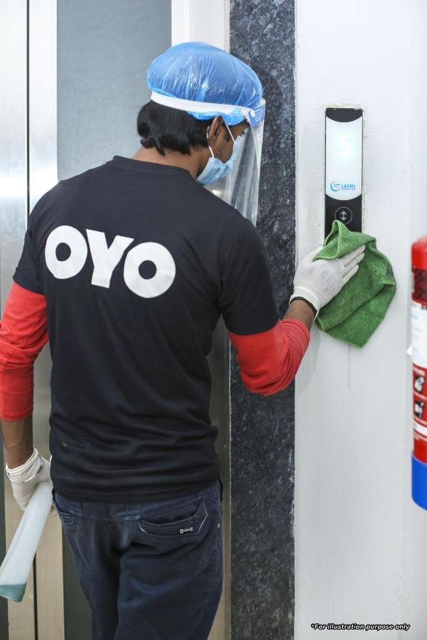 Oyo 81641 Collection O Hotel A1 Residency นิวเดลี ภายนอก รูปภาพ